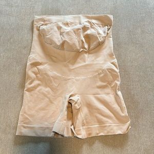 NWOT Belevation Maternity Shapers